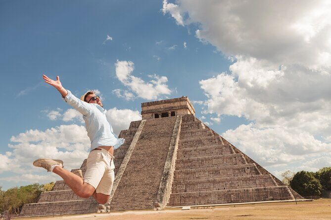 All Inclusive Chichen Itza + Suytun cenote Deluxe Tour - Chichén Itzá: guided ruins first, then your photo time