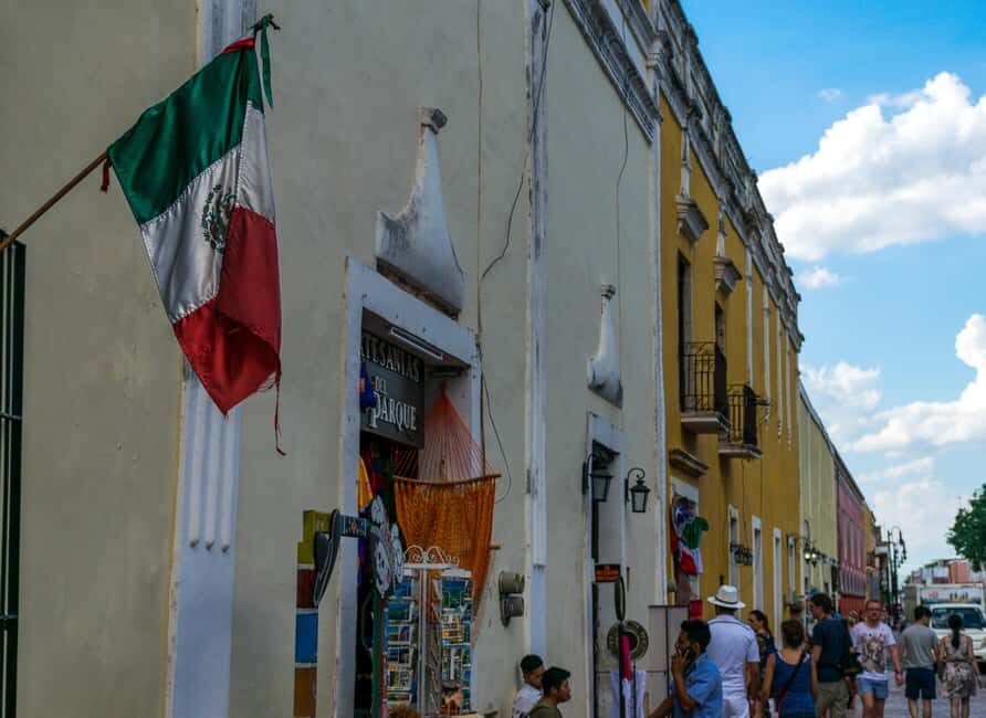 Chichen Itza: All-Inclusive Tour with Valladolid & Cenote - Entering Chichén Itzá with a guide: what your 2.5 hours is actually for