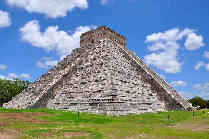 Chichen Itza Early Access Private Tour with Buffet Lunch - Private guide pacing: how you get more meaning out of the ruins