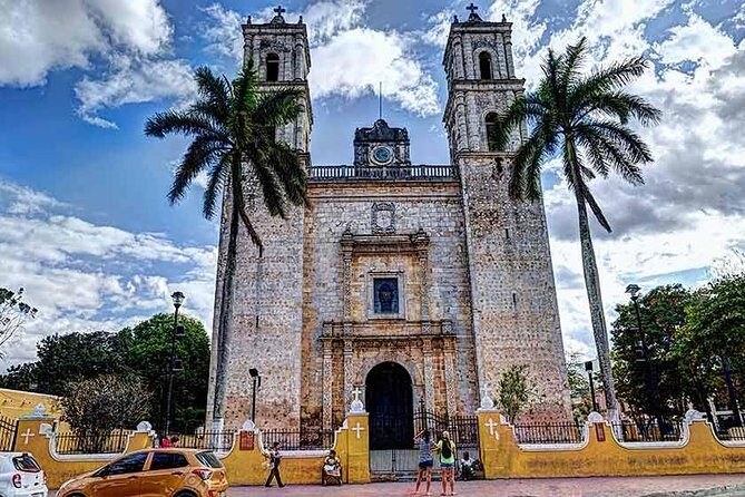 Chichen Itza FULL DAY TOUR - Valladolid stop: quick photos, real town vibes
