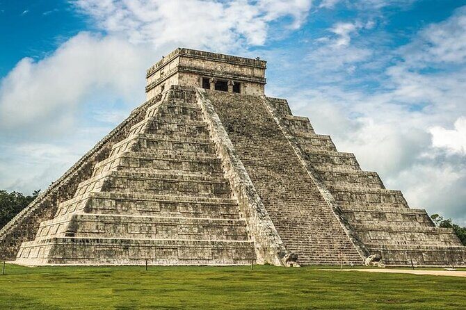 Chichen Itza Ruins Adventure! Cenote Ikkil and Izamal from Merida - Chichén Itzá: 2 hours total, with a real guide and room to wander