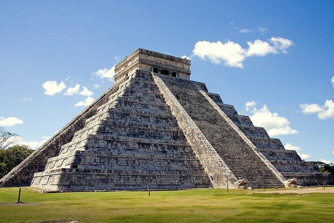 Chichen Itza Tour, Cenote Samula, Valladolid from Cancún - Sunrise pickup and the long ride from Cancún