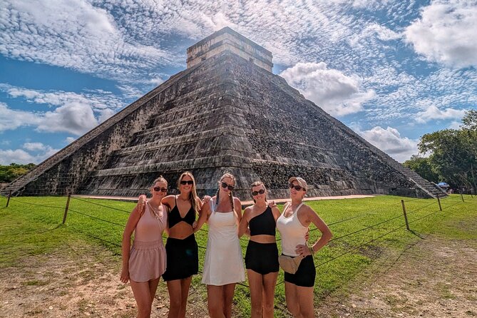 Chichen Itza Valladolid and Stunning Cenote - Private Tour - Chichén Itzá with guidance, not just a ticket