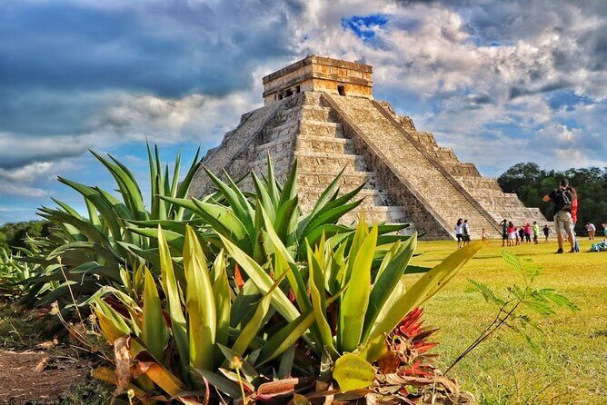 Chichén Itzá with Cenote and Valladolid, German guide - Key highlights worth marking on your calendar