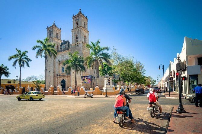 Visit Chichén Itzá and discover a real Cenote and Valladolid. Transport included - Stop 3: Valladolid’s Old Streets in 30 Minutes
